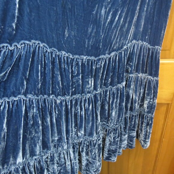 Chico's Denim Blue Midi Skirt Crushed Velveteen Tiered Rayon & Silk Size 2 - Picture 4 of 9